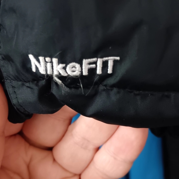 Nike pull over jacket - Picture 2 of 3